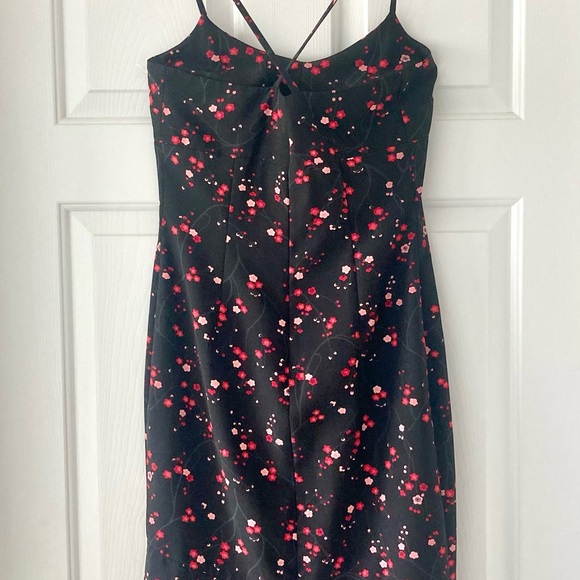 💕 *EUC* Express Women’s Floral Black Spaghetti Strap Dress Size 3/4 💕 - Picture 6 of 6